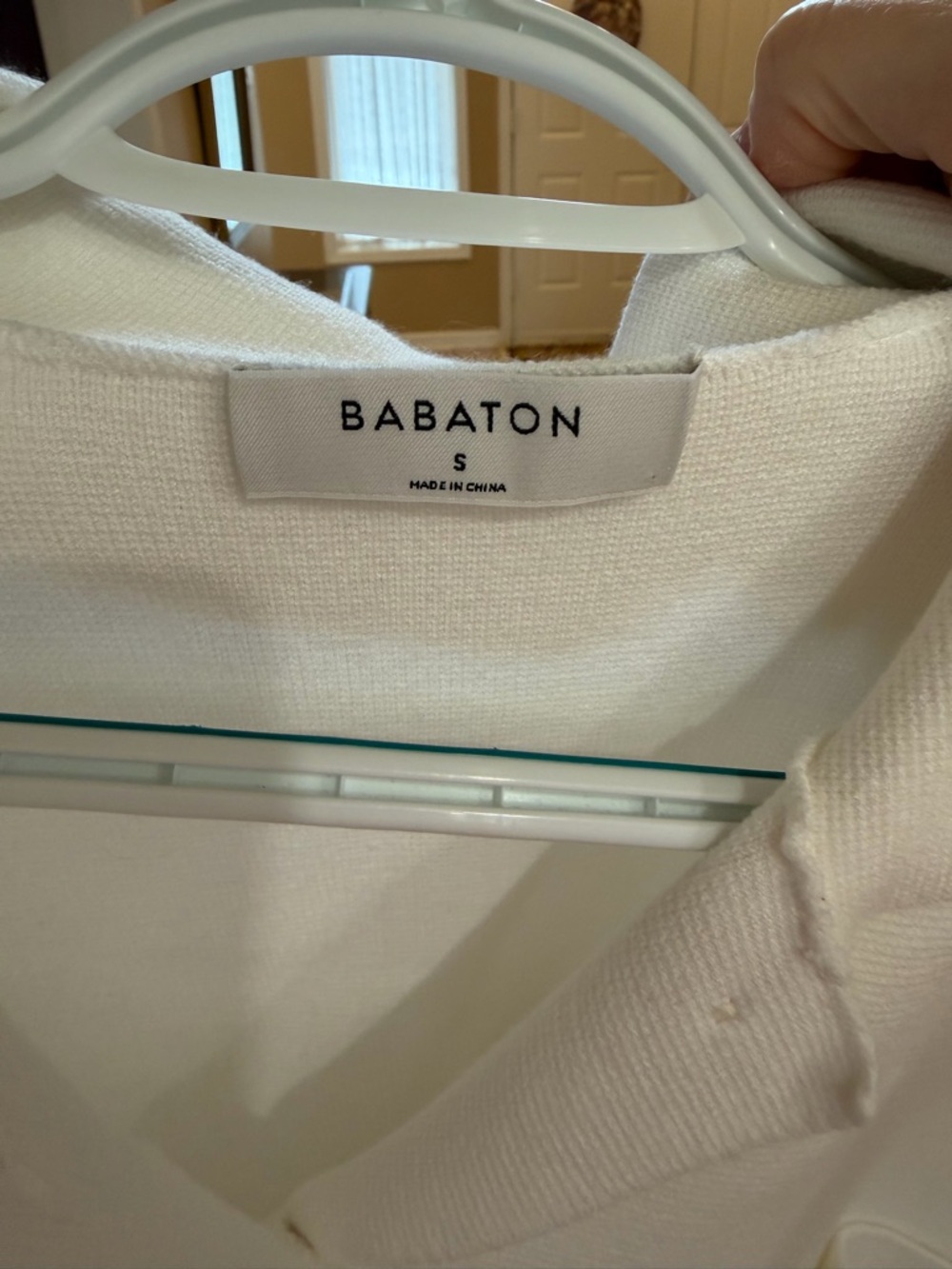 White Aritzia sweater babaton - Picture 6 of 6